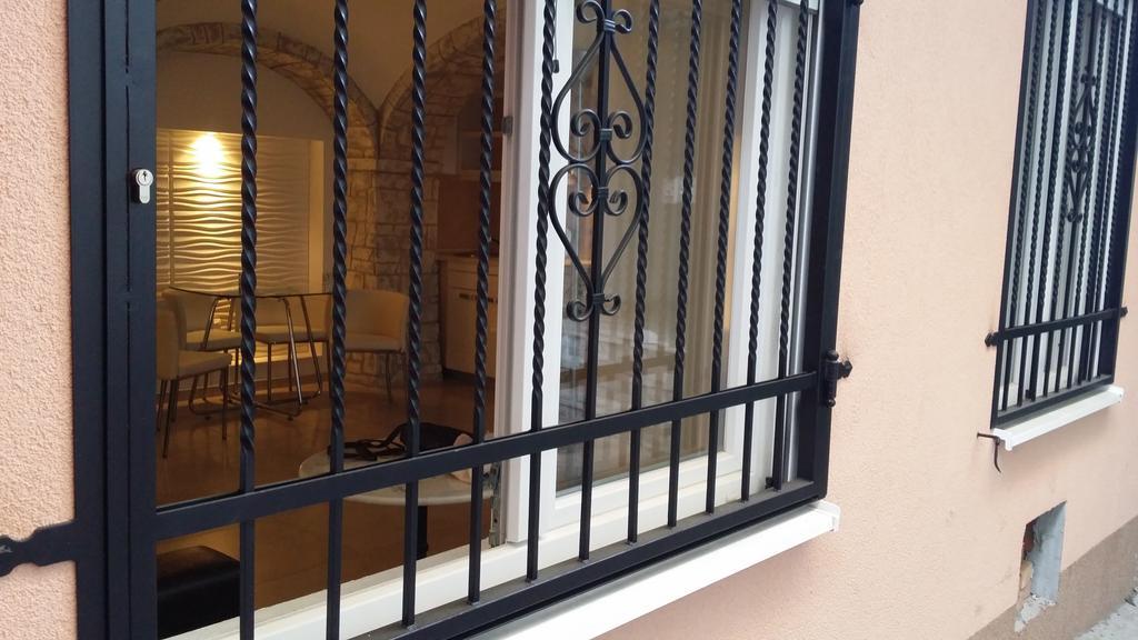 Apartment Zemun Old Town Center Belgrado Kamer foto