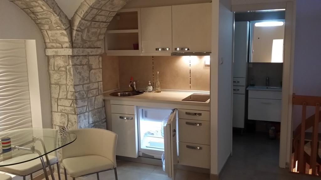Apartment Zemun Old Town Center Belgrado Kamer foto