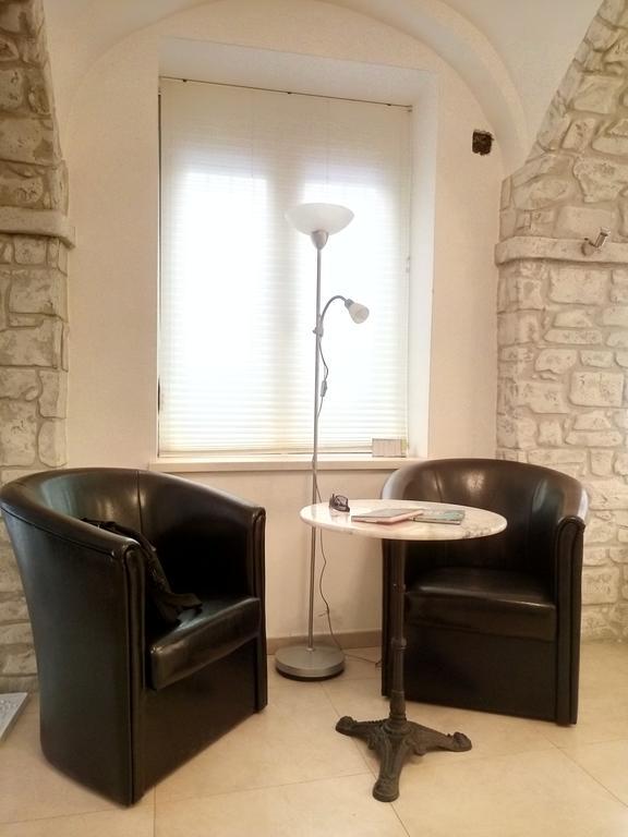 Apartment Zemun Old Town Center Belgrado Buitenkant foto