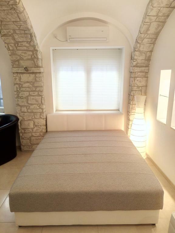 Apartment Zemun Old Town Center Belgrado Buitenkant foto