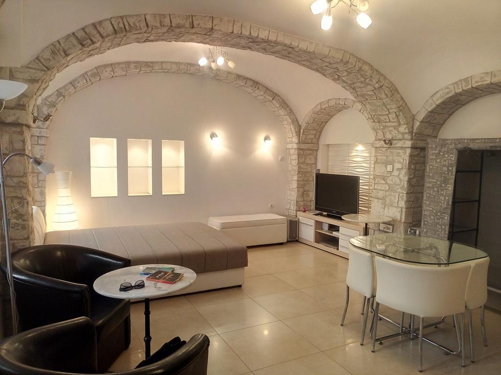 Apartment Zemun Old Town Center Belgrado Buitenkant foto
