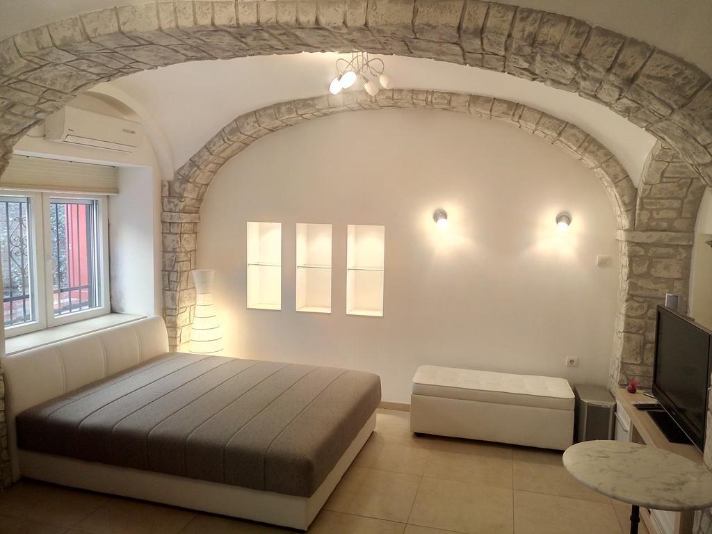Apartment Zemun Old Town Center Belgrado Buitenkant foto