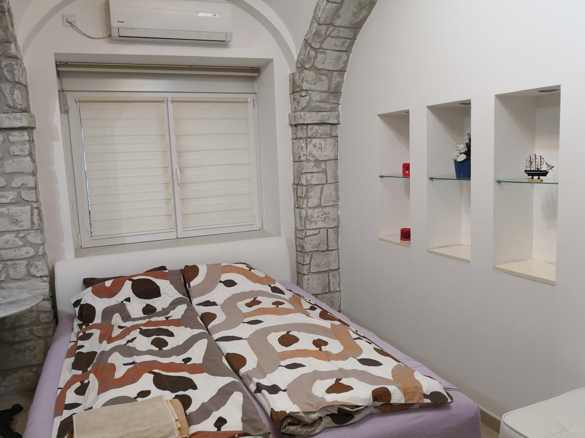 Apartment Zemun Old Town Center Belgrado Buitenkant foto