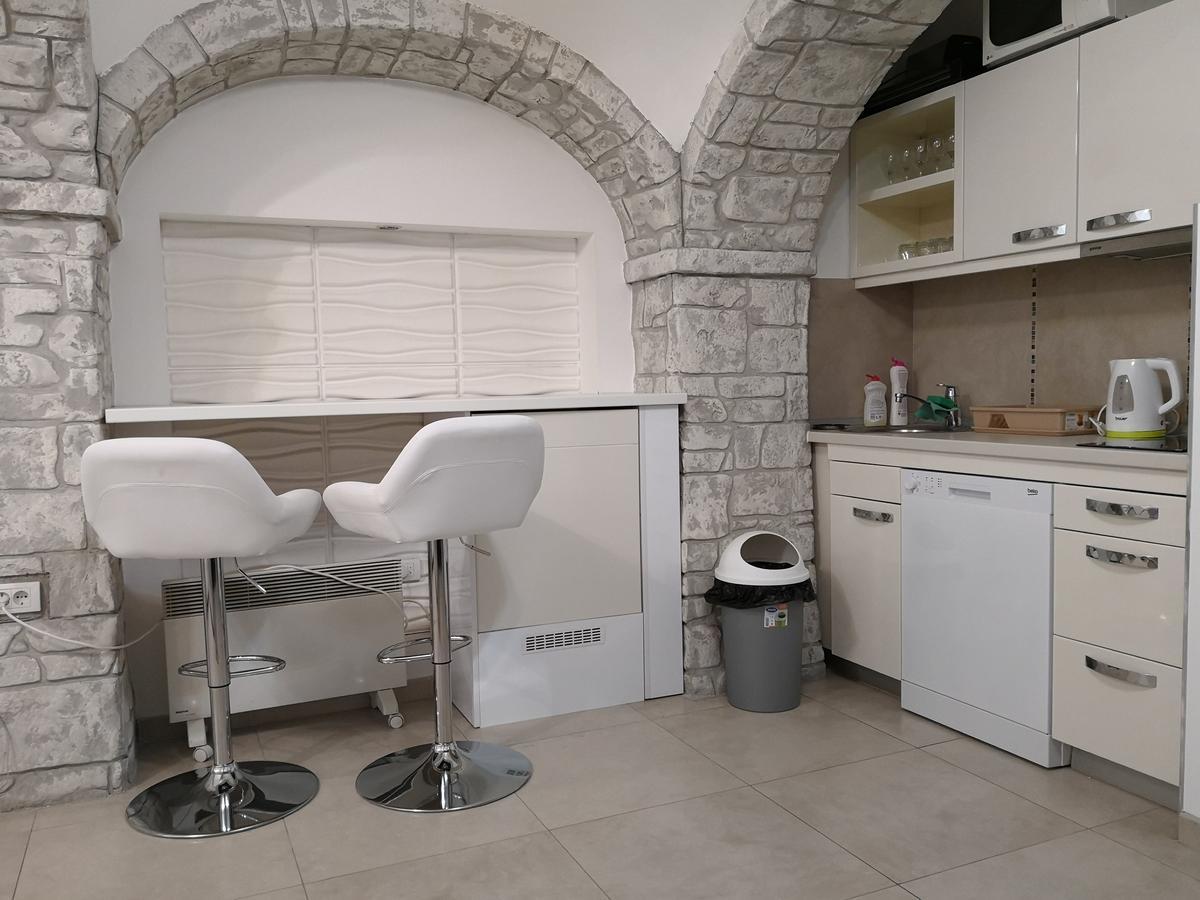 Apartment Zemun Old Town Center Belgrado Buitenkant foto