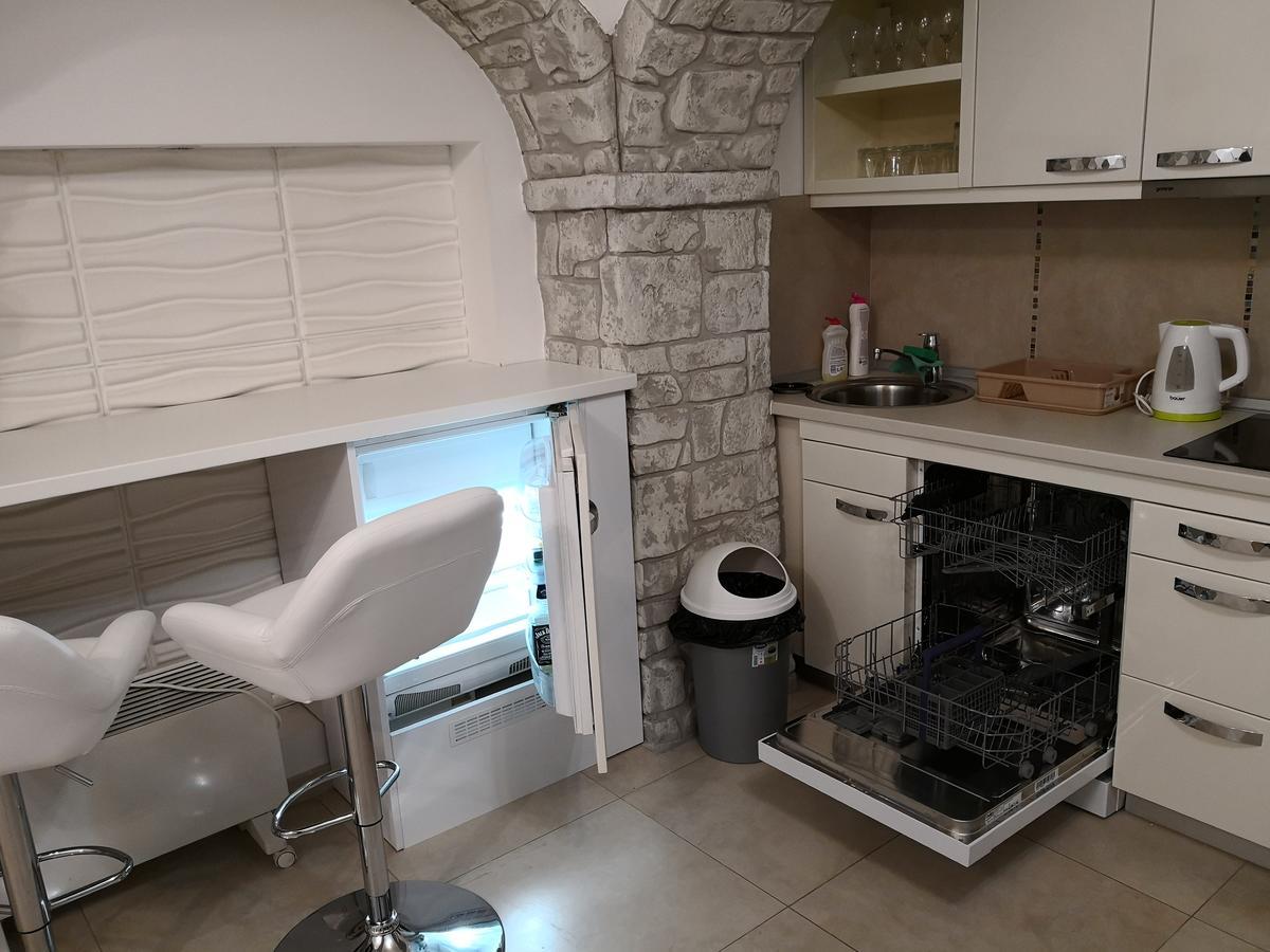 Apartment Zemun Old Town Center Belgrado Buitenkant foto