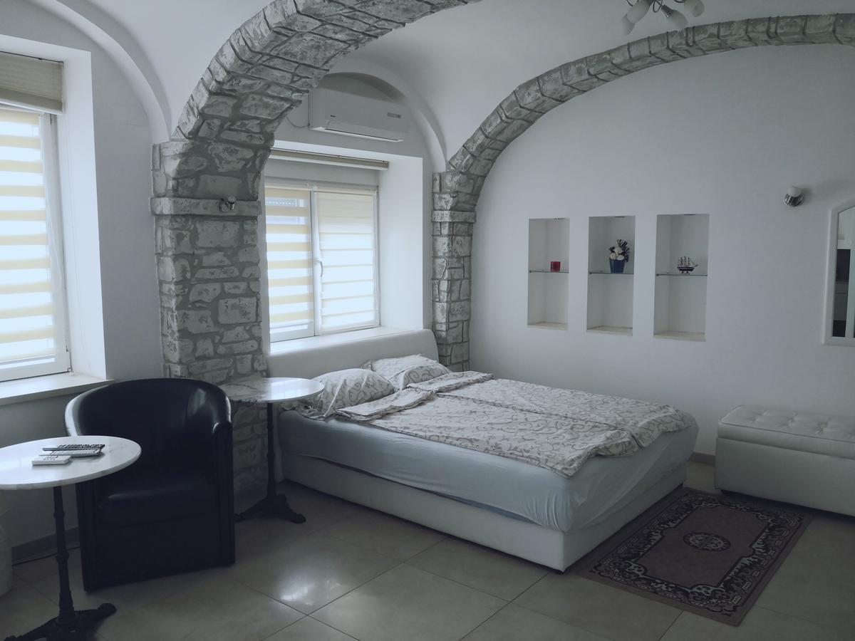 Apartment Zemun Old Town Center Belgrado Buitenkant foto