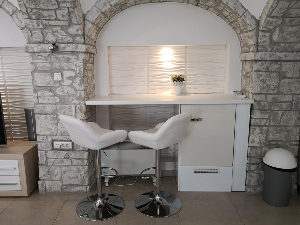 Apartment Zemun Old Town Center Belgrado Buitenkant foto