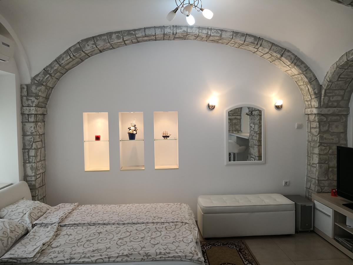 Apartment Zemun Old Town Center Belgrado Buitenkant foto