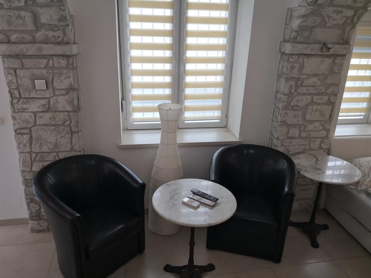 Apartment Zemun Old Town Center Belgrado Buitenkant foto